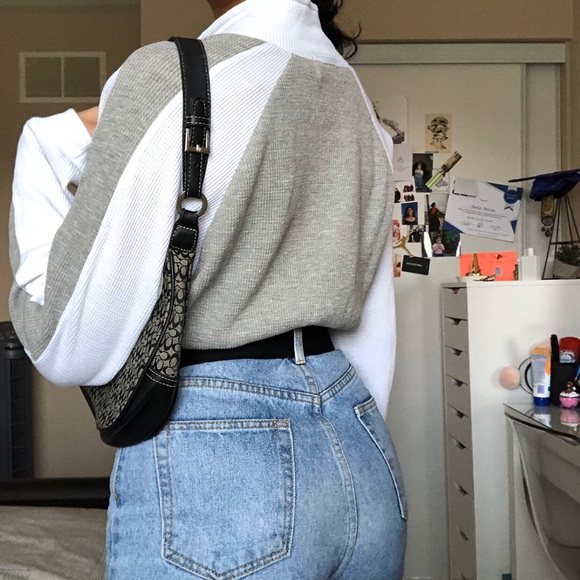 Sweater - Picture 3 of 4